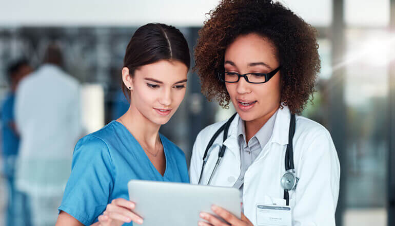 Article Using Cloud to Transform Healthcare Data Centers Image