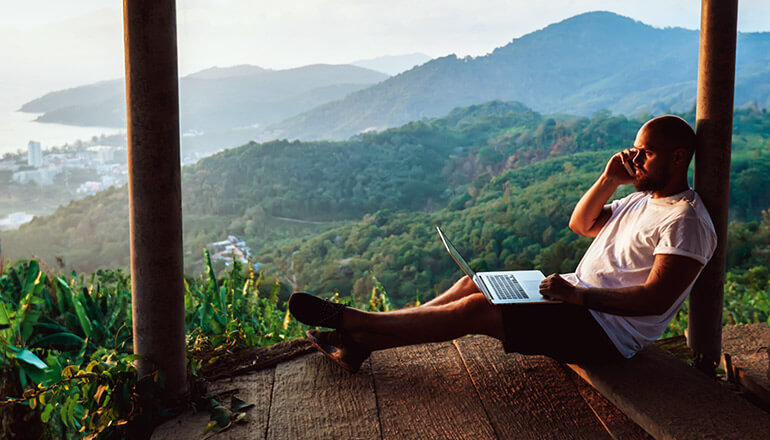 Article LinkedIn Live: How to Create a Sustainable Anywhere Operations Strategy Image