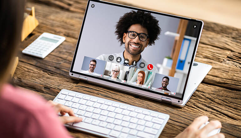 Article Understanding the Challenges of Hybrid Work Image