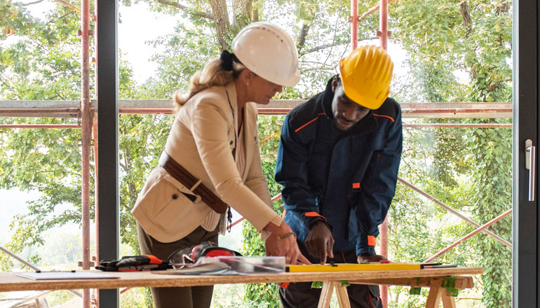Article Luxury Home Builder Redefines its Blueprint for Success with Colocation, Automation and Virtualization  Image