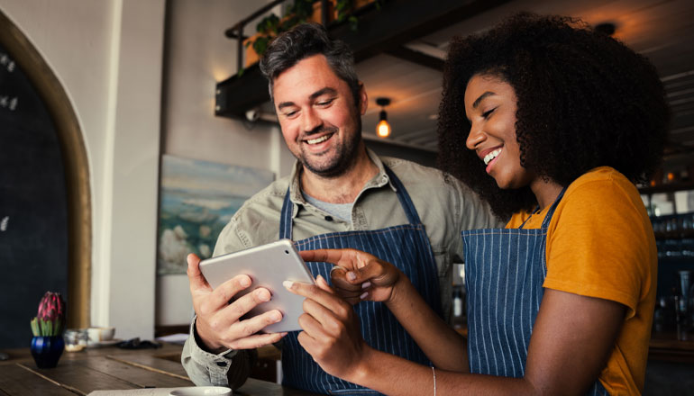 Article Major Coffeehouse Chain Saves Millions With FinOps and OCM Image