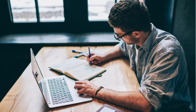Article Financial Services Company Improves Device Management With Insight  Image