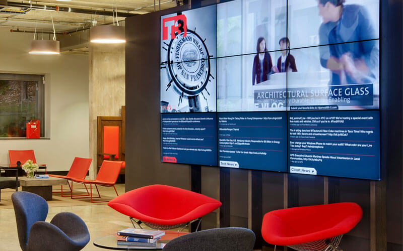 Hiperwall lobby lifestyle