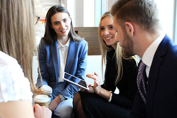 Select this link to Apprendre encore plus about our Connected Workforce solutions