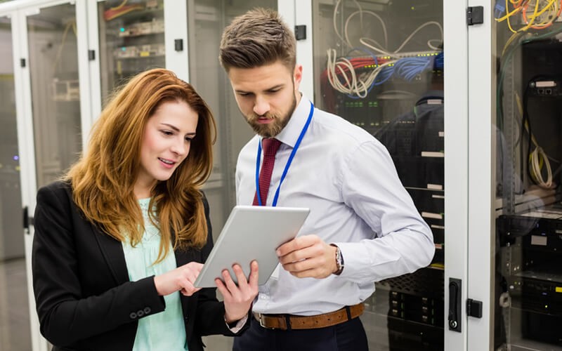 Hyperconverged solutions offer the greatest efficiency and easiest scalability IT network administrators work in data center working with hyperconverged solutions