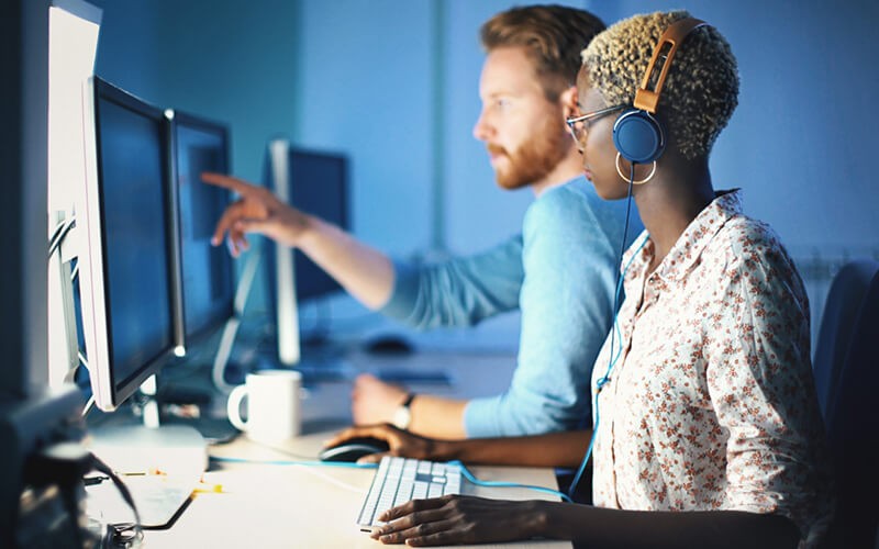 We have the experience and expertise to help you make the right decision IT support technicians remote monitor data center