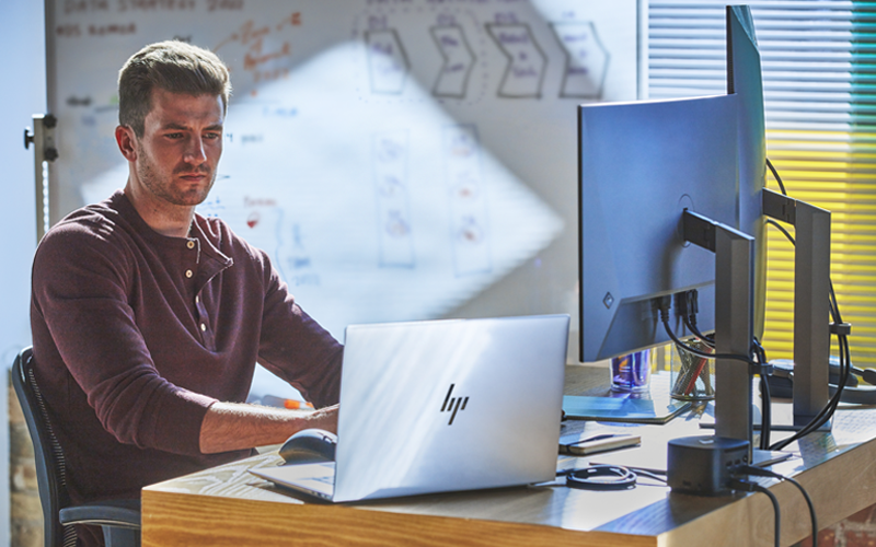 windows-11-desk-image