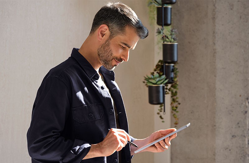 microsoft-surface-man-on-surface-device