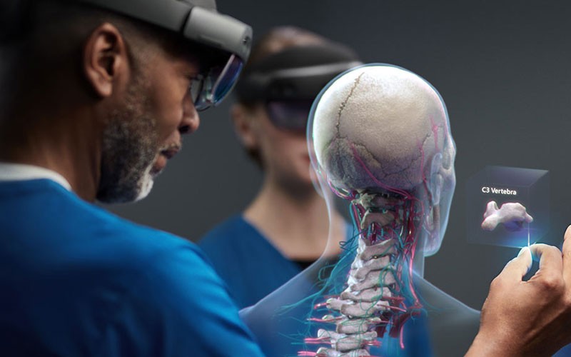 microsoft-hololens-2-healthcare-lifestyle microsoft-hololens-2-healthcare-lifestyle