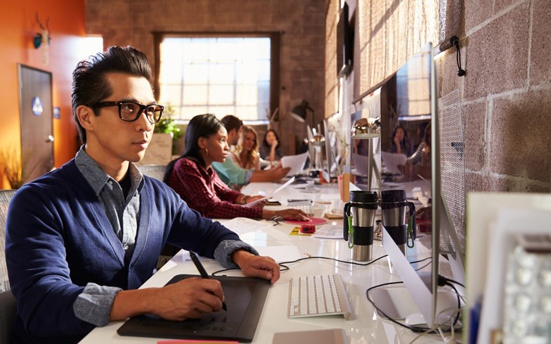 Make the shift to a modern desktop Designer using tablet to design on desktop