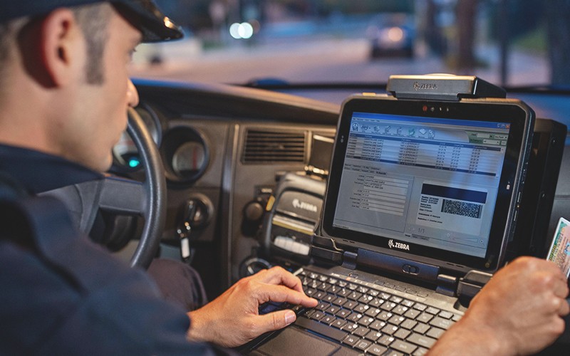 Hands-free and paperless policeman