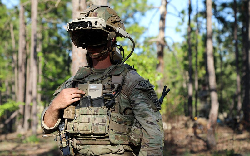 dod-lifestyle-tech-ai-devices-field