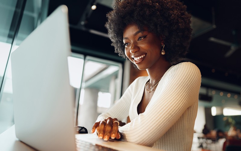 woman-working-on-laptop-in-office
