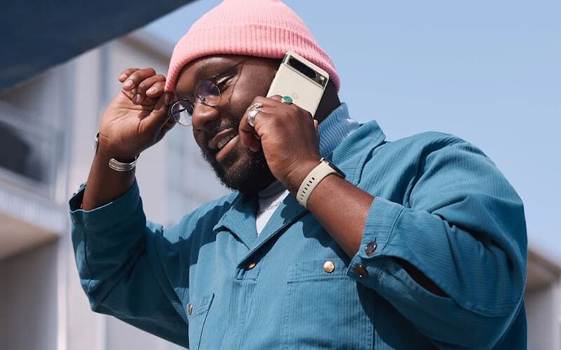 Pixel batteries don’t stop until you do. Man on a call using a Pixel phone