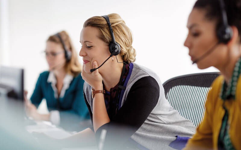HPE operational services Team on headset, call center support