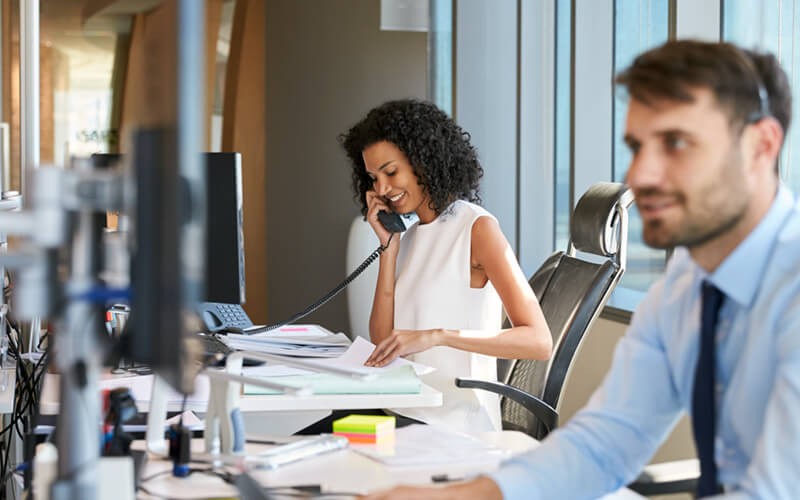Dedicated cloud enablement specialist Lifestyle image of call center support