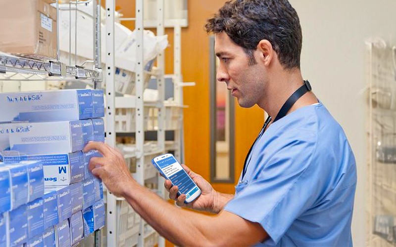Healthworker using mobile device