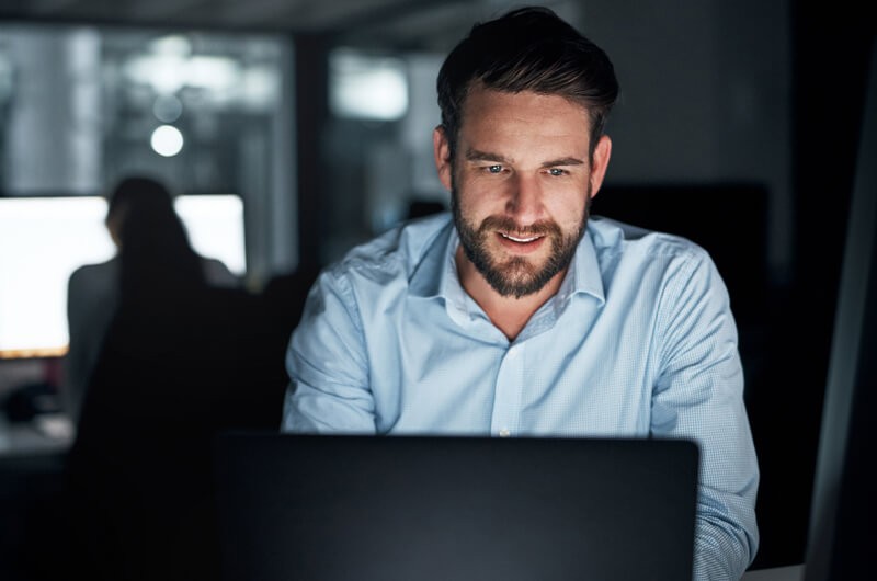 looking-quickly-into-your-applications-smiling
