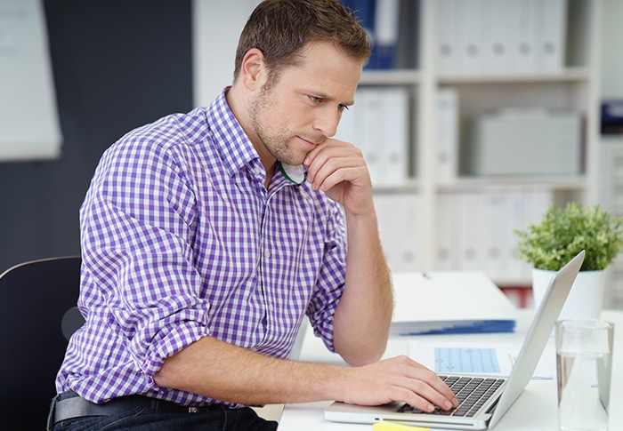 Provide cloud-based centralized management Business manager on laptop computer using Cisco Meraki Systems Manager