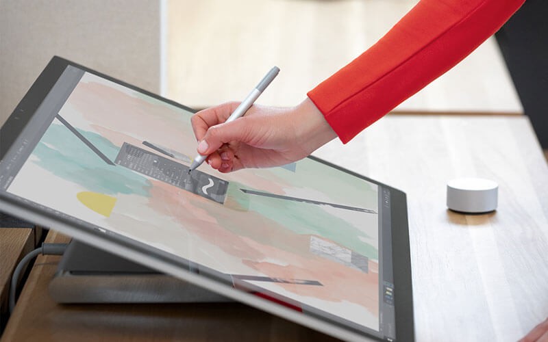 microsoft-surface-studio-2-lifestyle-with-surface-pen microsoft-surface-studio-2-lifestyle-with-surface-pen