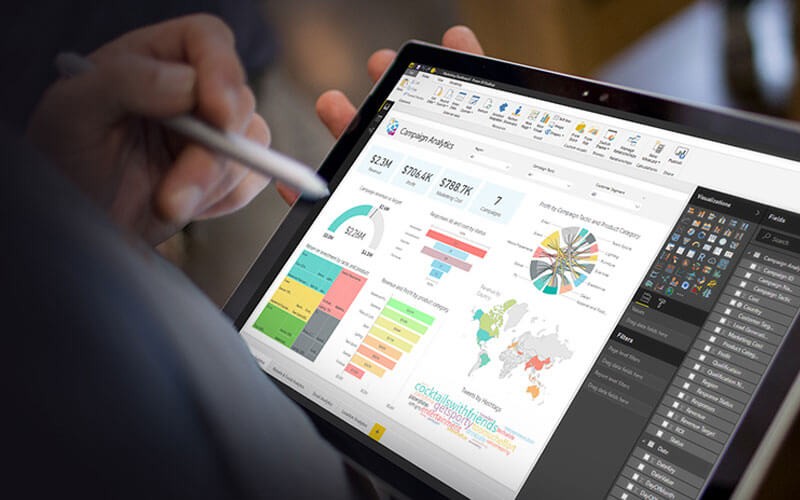 Power BI 2D reporting and 3D visualizations User on tablet device using Power BI application