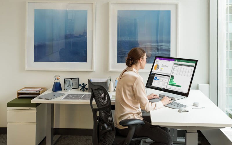 Personalized and predictive data that lets you optimize customer interactions User viewing their Microsoft Dynamics CRM dashboard