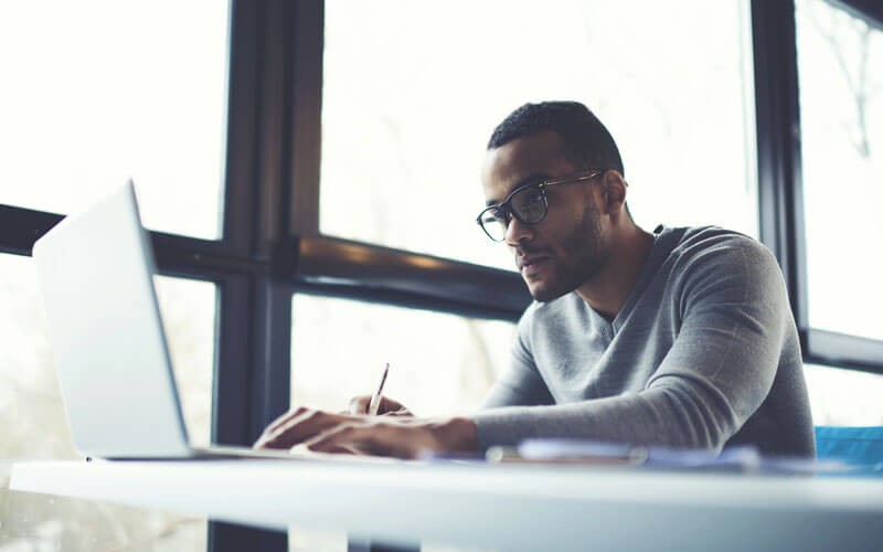 Advanced data visualization Man on laptop