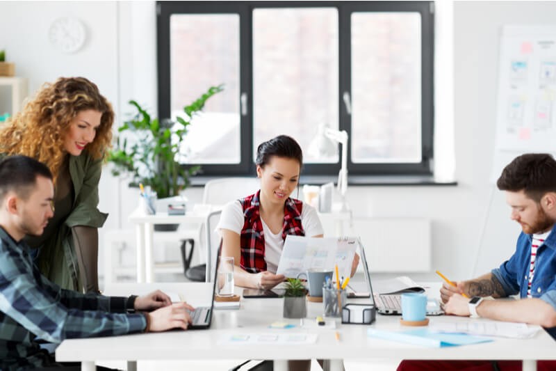Deliver and manage Windows on devices. IT administrator managing data and apps from cloud portal
